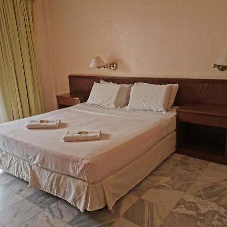Oyo 89972 Borneo Paradise Beach Hotel Kota Kinabalu Kültér fotó