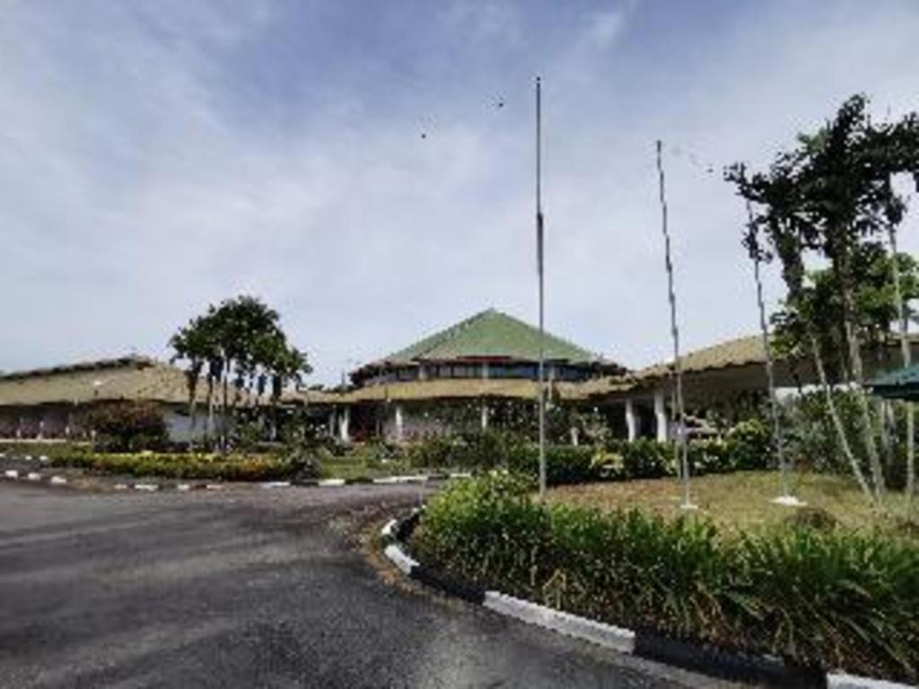 Oyo 89972 Borneo Paradise Beach Hotel Kota Kinabalu Kültér fotó