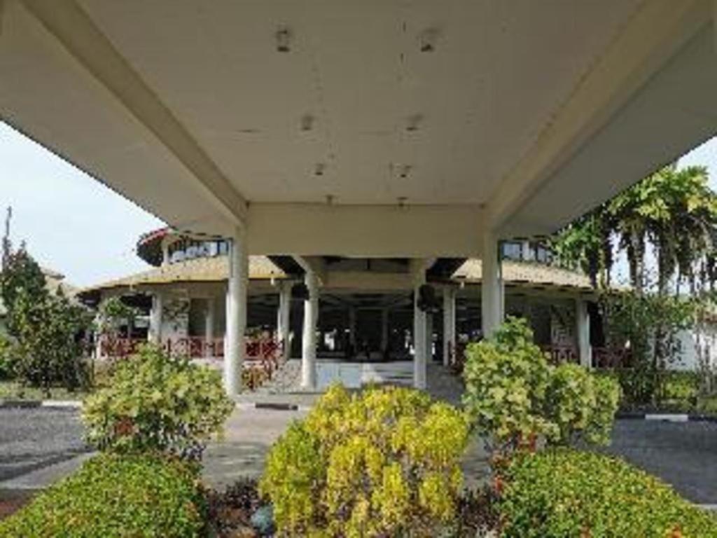 Oyo 89972 Borneo Paradise Beach Hotel Kota Kinabalu Kültér fotó