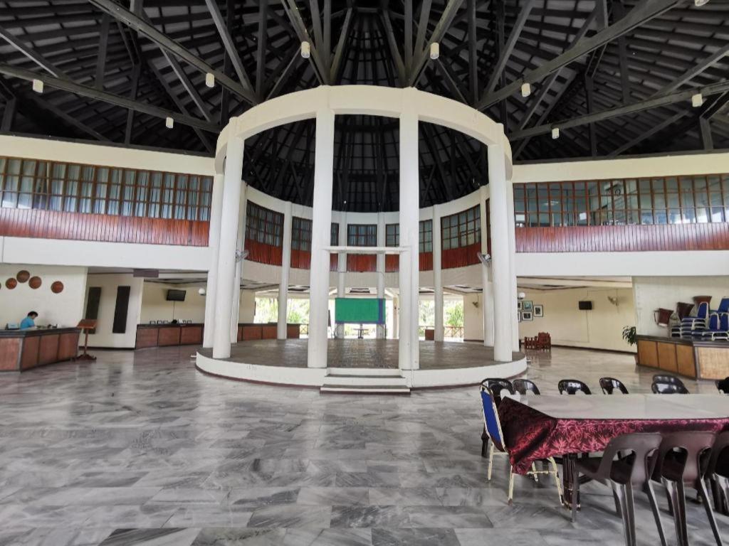 Oyo 89972 Borneo Paradise Beach Hotel Kota Kinabalu Kültér fotó