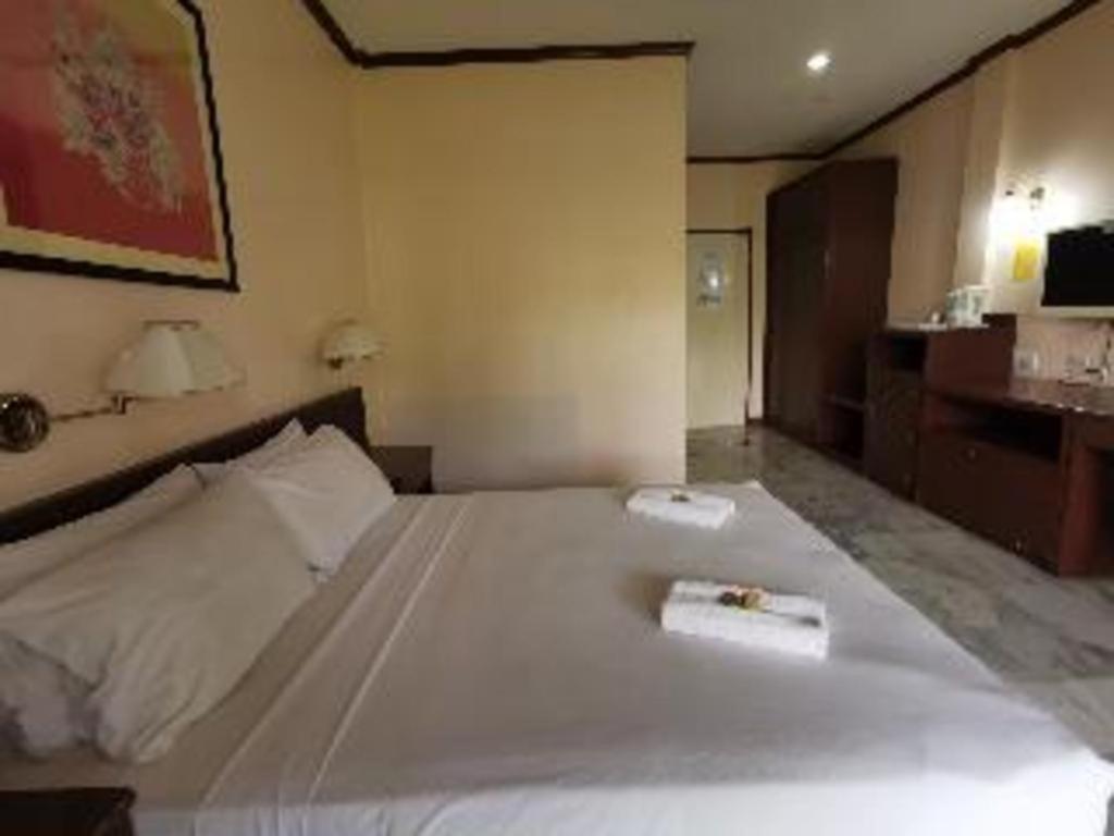 Oyo 89972 Borneo Paradise Beach Hotel Kota Kinabalu Kültér fotó