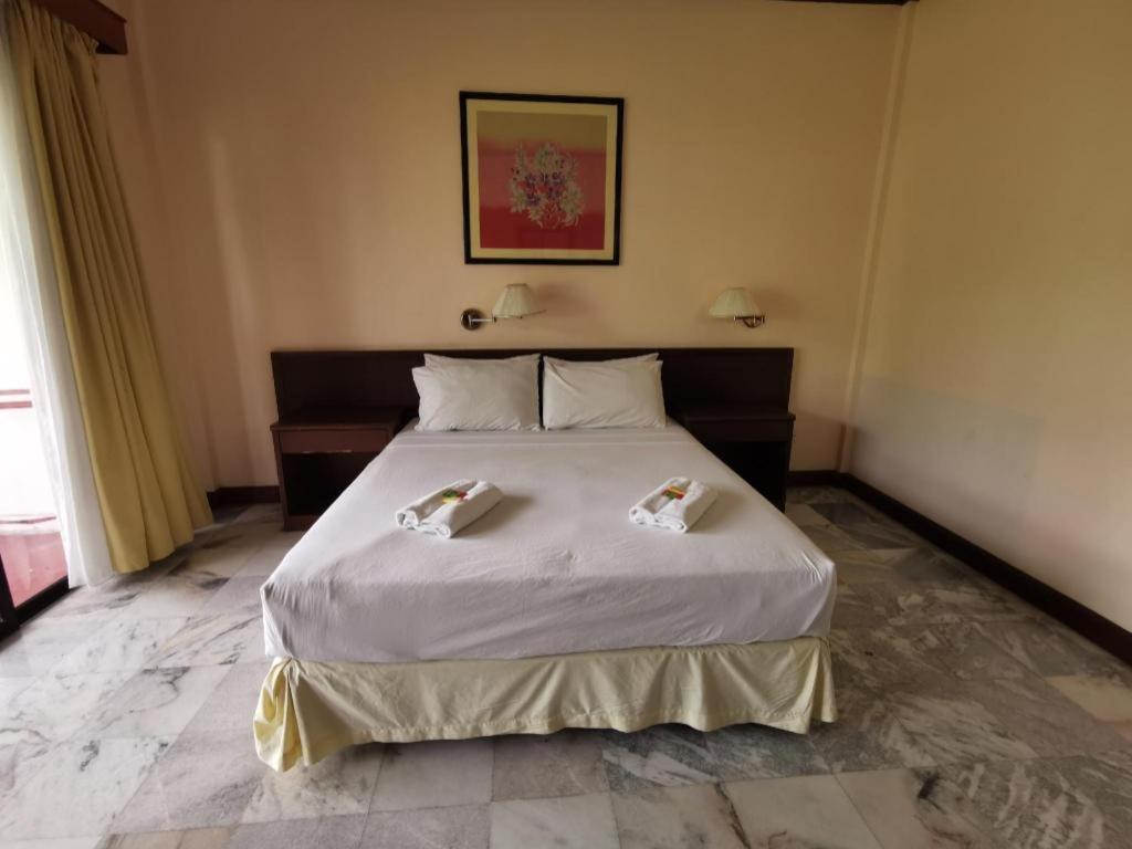 Oyo 89972 Borneo Paradise Beach Hotel Kota Kinabalu Kültér fotó